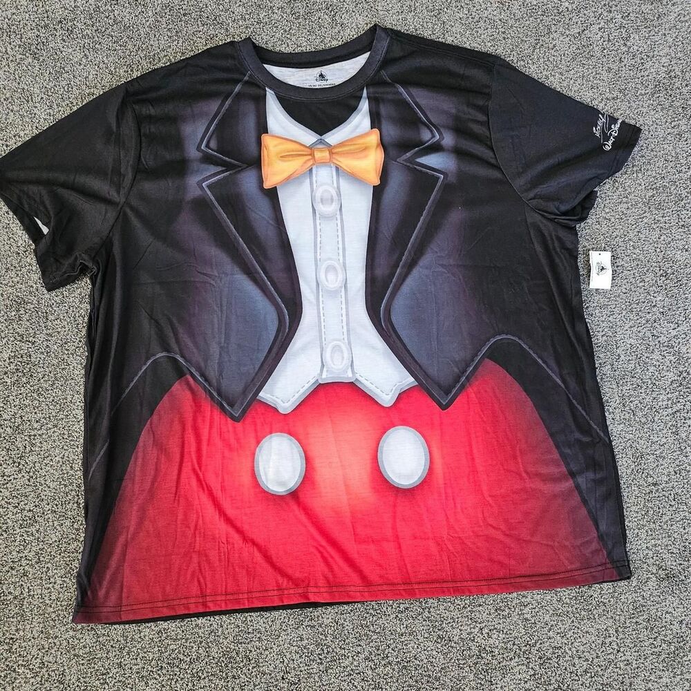 Disney Men's Grey and Black T-shirt